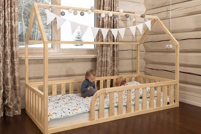 Montessori bedhuisje met railing en ronde opening