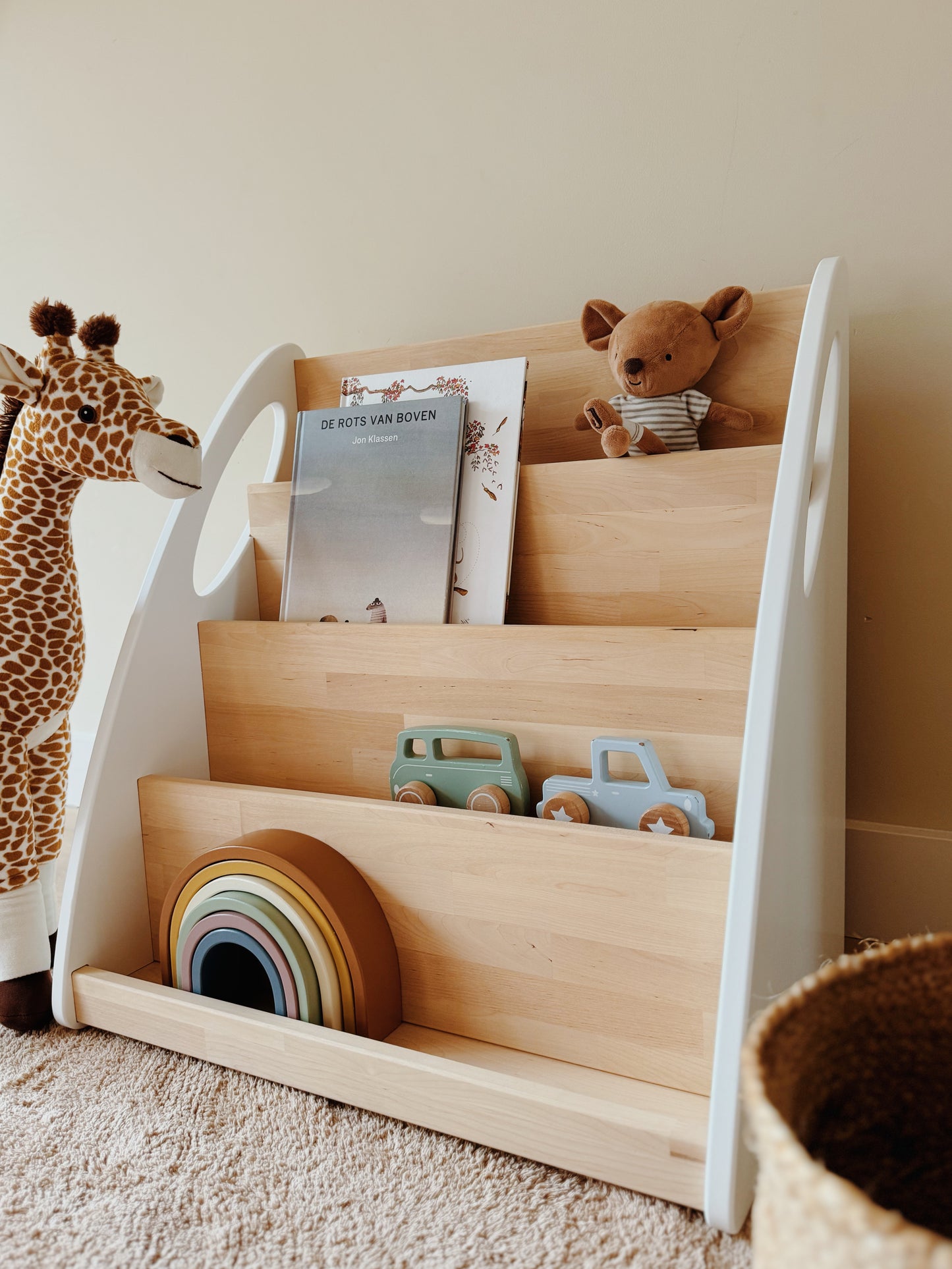 Montessori boekenkast nature play