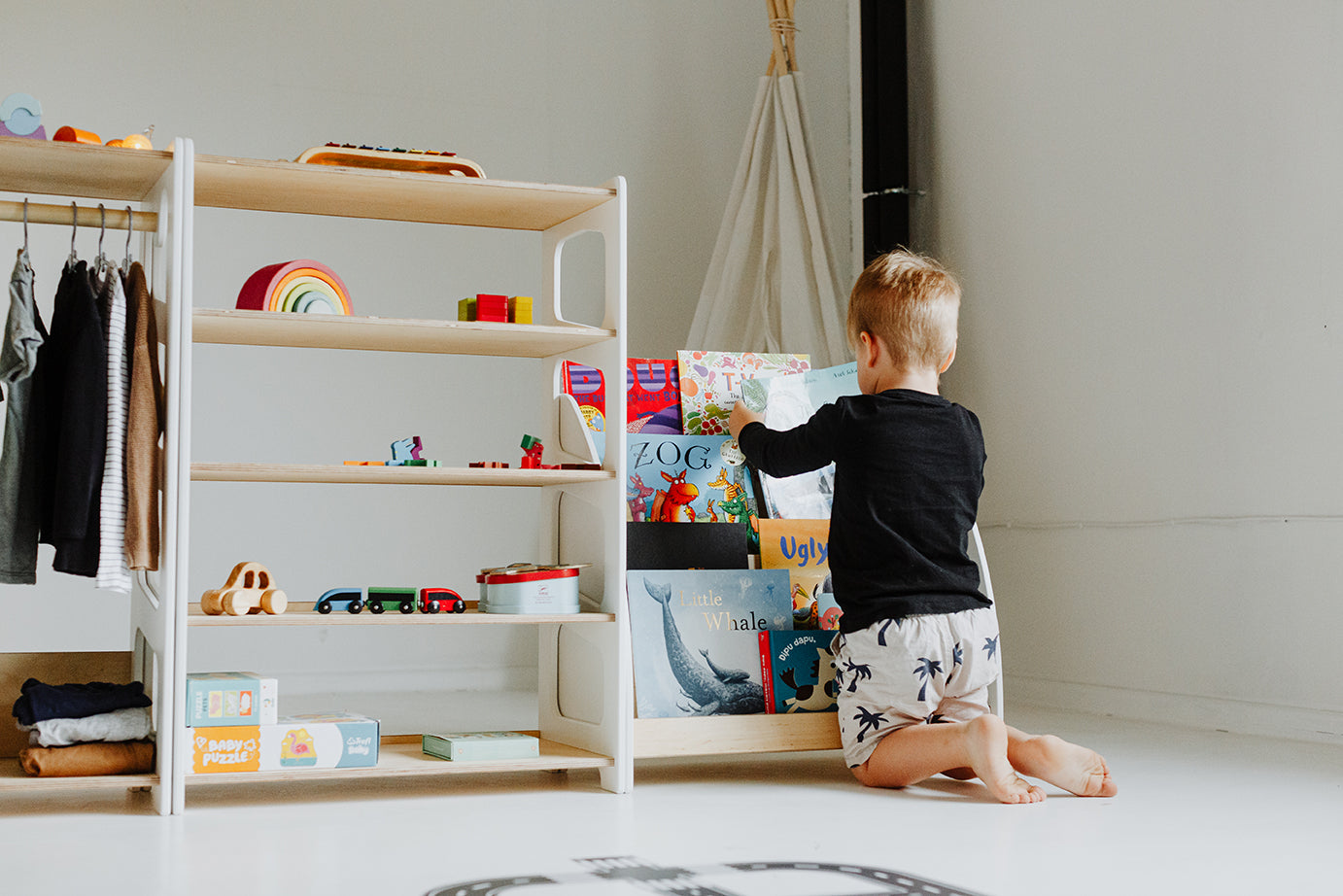 Montessori set Deluxe boekenkast+kledingrek+speelgoedkast